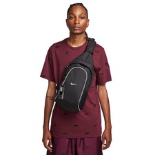 Nike Sportswear Essentials