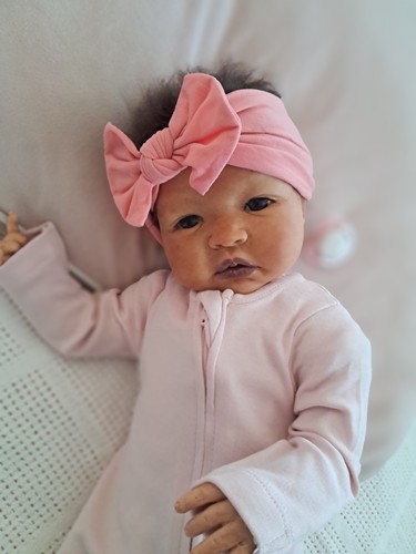 Bellissima bambola bambina