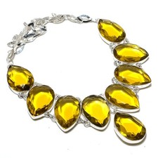 Collana con pietre preziose