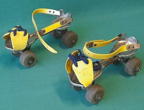 Coppia vecchi pattini - coppia,