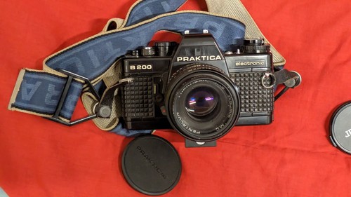 Praktica b200 con obiettivo - con,