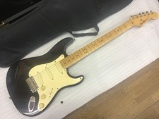 Chitarra elettrica usata
