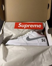 Supreme Nike SB Dunk Low 94