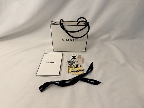 Distintivo spilla chanel - distintivo,