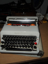MACCHINA   DA SCRIVERE                OLIVETTI  VALENTINA BIANCA     FUNZIONANTE
