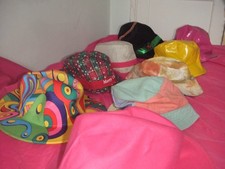 Assortimento di 9 cappelli