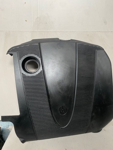 Assetto coperchio motore