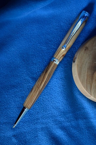 Penna sfera legno di - a, in