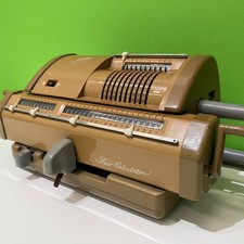 Calcolatrice meccanica vintage
