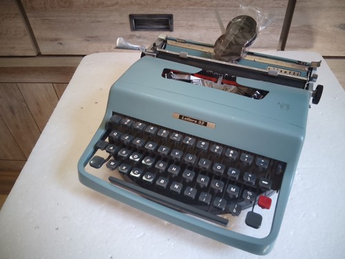 Macchina scrivere olivetti - da,
