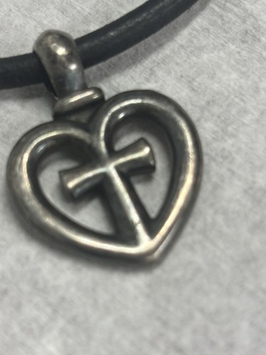 Collana con ciondolo croce