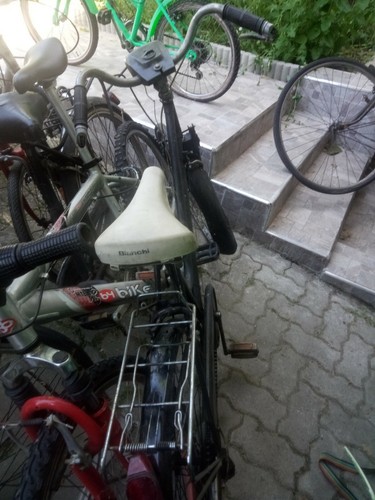 Bici bianchi con sedile - con,