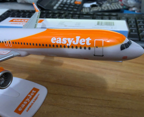 Easyjet airbus a321 neo uzmb - a321, g-uzmb