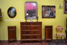 Antico cassettone con coppia di comodini cappuccino del 900