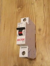 SECTOR SE20B SERIE E 20 AMP