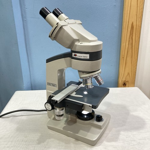 Microscopio scientifico