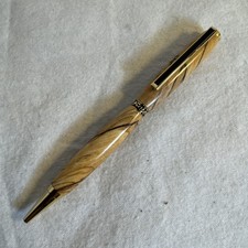 Penna twist di design fatta a