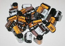 30 Contenitori metallo vuoti rullini fotografici  pellicola 35 mm con linguetta