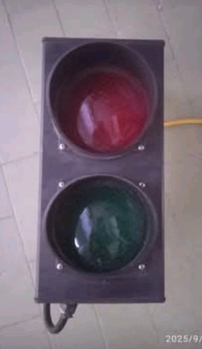 Semaforo due luci verde - -,