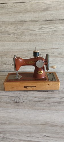 Macchina cucire giocattolo - macchina,