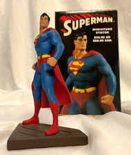 Statua in miniatura DC Dan