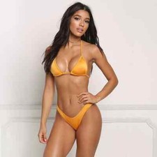 moda mare costume due pezzi