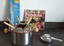 Set fonduta 4 pezzi + 6 forchette manico legno + Ricettario + 2 pasta combustile