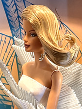 BARBIE SYDNEY OPERA HOUSE MODEL MUSE - 2010