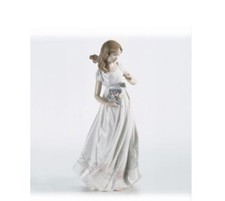 Lladro treasures the - "treasures,