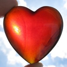 Minerali *** CUORE in AMBRA