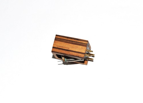 Exclusive wooden corpo per - corpo,