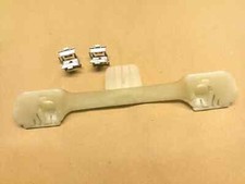 1K0858685B. SUPPORTO INTERNO FISSAGGIO MANIGLIA CORTESIA. X: GOLF 5,JETTA,PASSAT