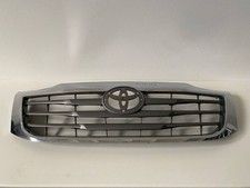 Griglia superiore del radiatore Toyota Hilux 2004-2015 53111-0K480 10760