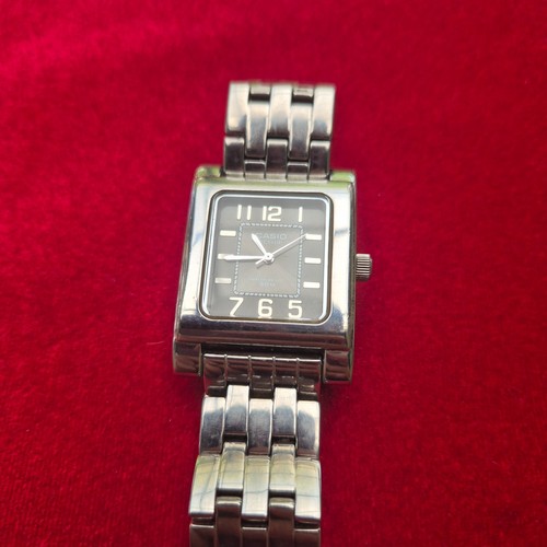 Orologio rettangolare fuori