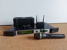 AKG DSR700 + gelato DHT 700 Sistema Microfonico Wireless Digitale BD2