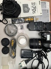 Nikon D70 reflex digitale con obiettivo 18-70mm + flash esterno + borsa + accessori completi
