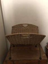 porta giornali da terra in paglia