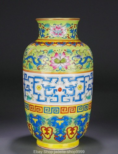 Vecchio vaso bottiglia loto