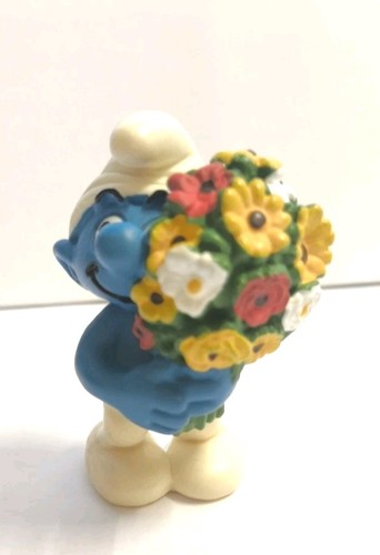 Puffo con mazzo fiori - puffo,