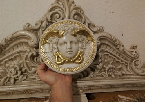 Basso rilievo medusa - basso,