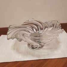 Crystal centerpiece with