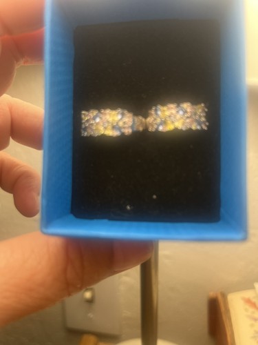 Bellissimi orecchini traforati