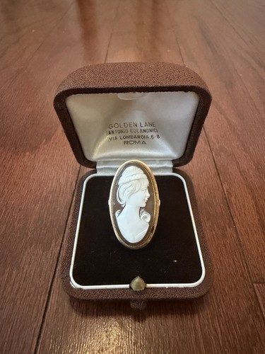 Anello cammeo conchiglia oro