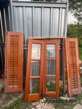 finestra in legno a doppio battente completa