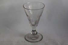 Vecchio bicchiere per assenzio