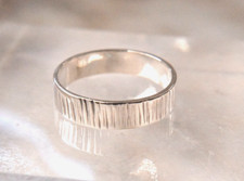 ANELLO UOMO DONNA MARTELLATO IN ARGENTO 925 A FASCIA LARGA 5 MM  con box 