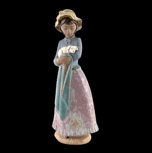 Nao lladro porcelain - by,