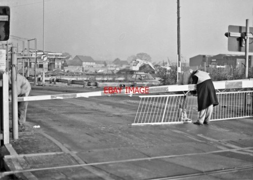 Photo broken barrier - broken, at