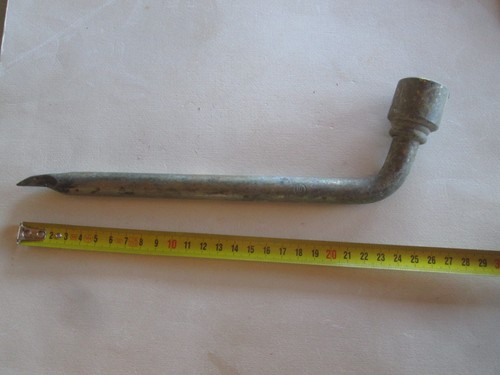 Chiave attrezzo bulloni - bulloni, ruota