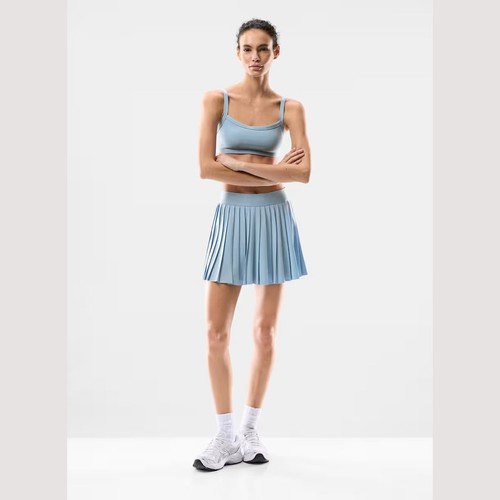 Nuova con etichette aritzia - con,